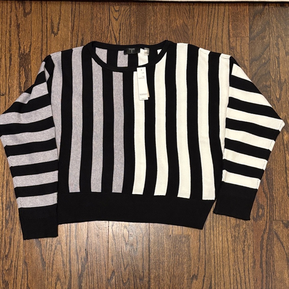 NWT Tahari Black and White Striped Longsleeve Knit Top